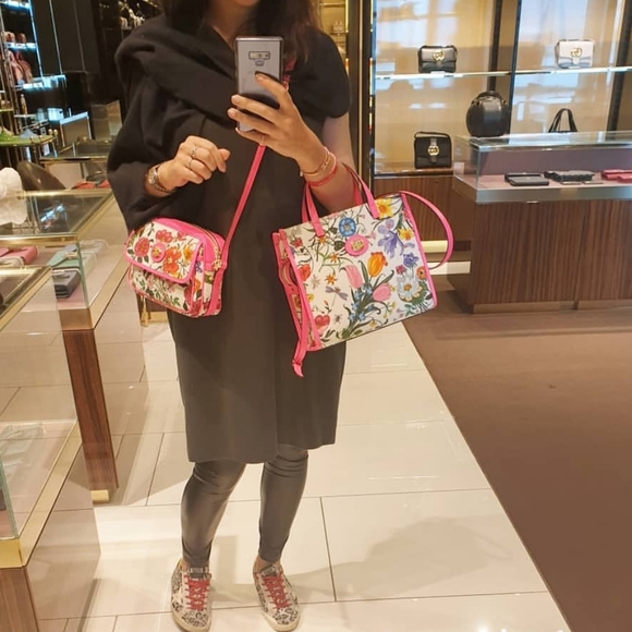 Gucci Flora Crossbody - Picture 4 of 8